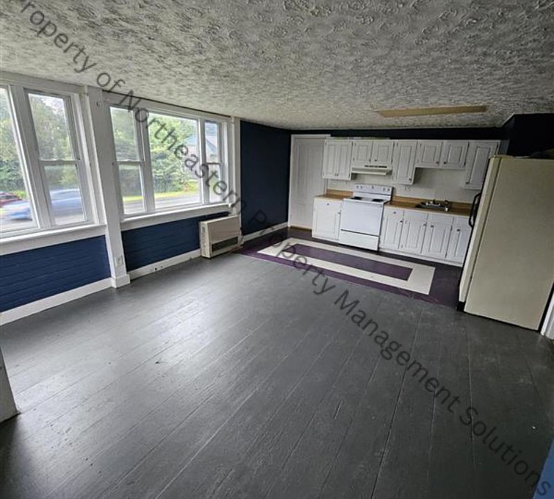 2nd image of 44 Stratton Rd #1