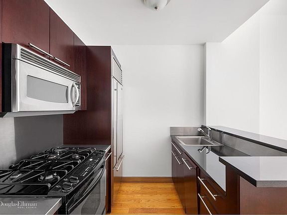 4th image of 150 Nassau St APT 3C