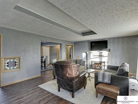 5th image of 1550 N Lincoln Ave