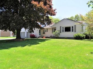 5 Bedford Dr, North Grafton, MA 01536