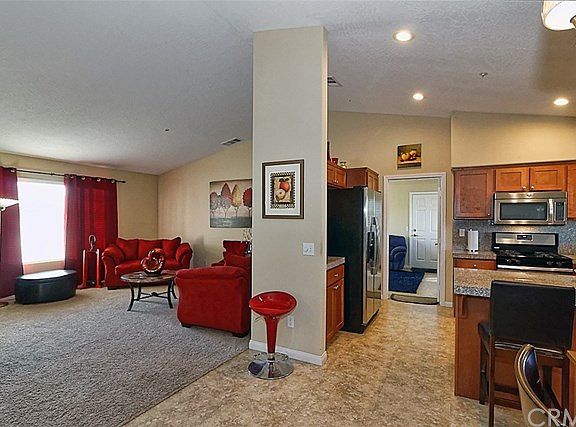 4th image of 17980 Live Oak St