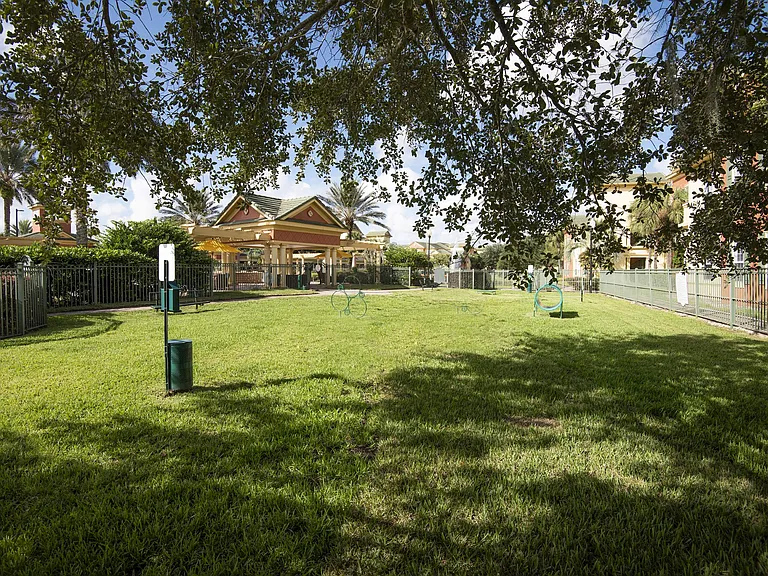 Victoria Place — Photo 51