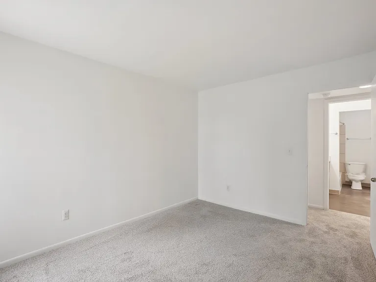Kimberly Club Apartments — Photo 59