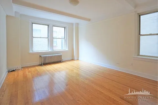 Rented by Manhattan Realty Group | media 15