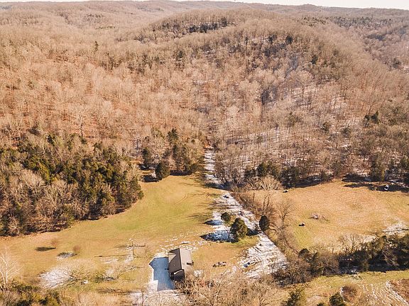 3rd image of 150 Burton Pvt Ln