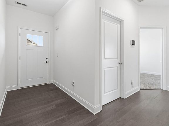 4th image of 329 Ryan Dr