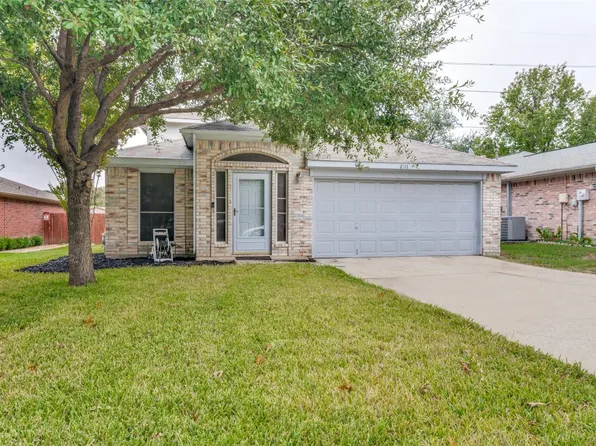 2111 Camelot Dr, Lewisville, TX 75067