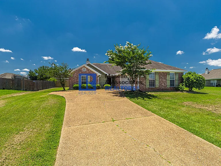 624 Post Oak Pl — Photo 5