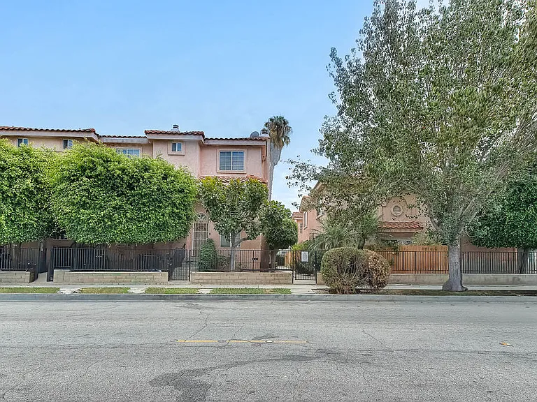 13810 Funston Ave — Photo 25