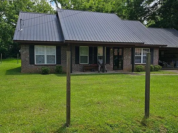 20 Pearl St, Pickens, MS 39146