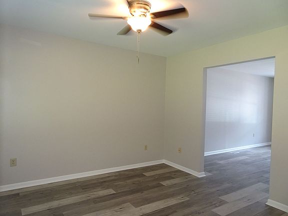 5th image of 25 Bromley Dr