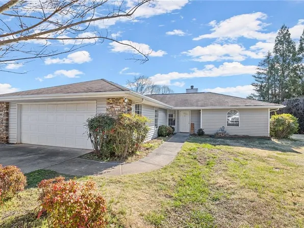 176 Navaho Trl, Jasper, GA 30143