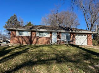9199 Putter Dr, Saint Louis, MO 63114
