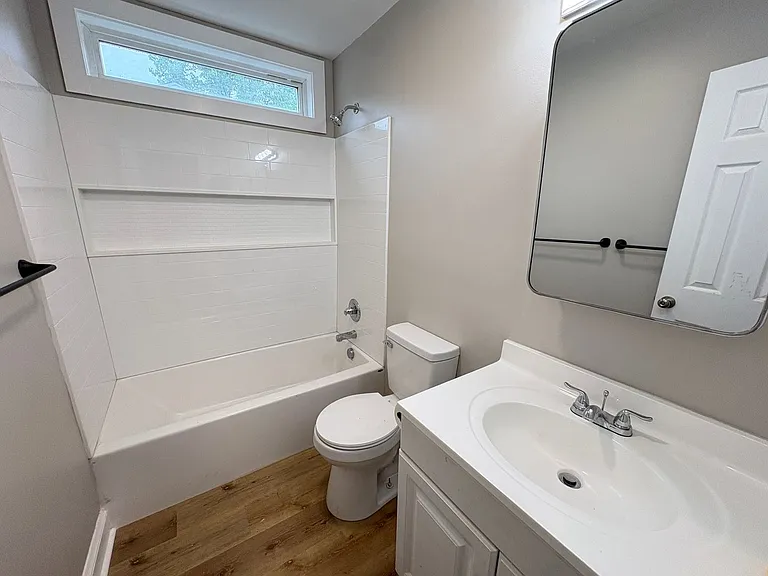 1112 Stephens St — Photo 10