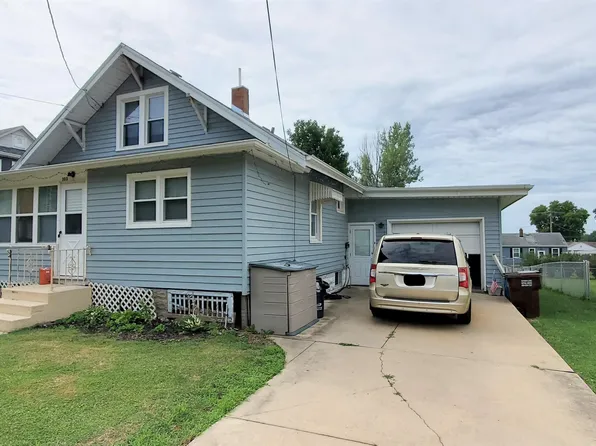 303 W Lincoln St, Mount Morris, IL 61054