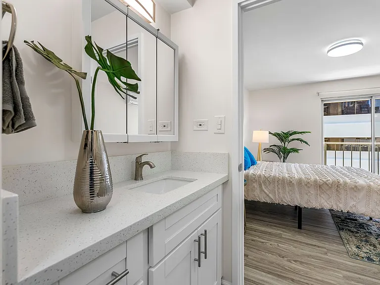731 Amana St #703 — Photo 61