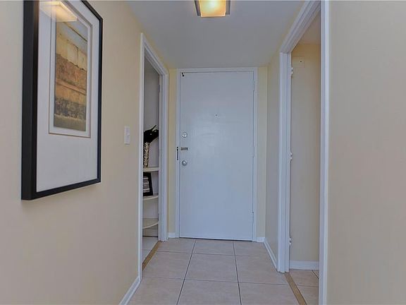 5th image of 4015 Bayshore Blvd APT 5C