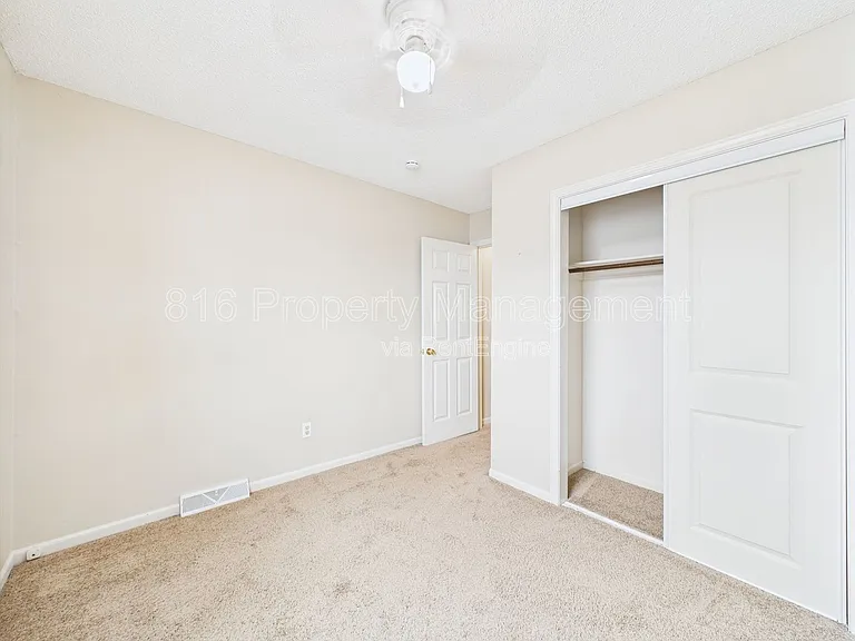 166 SW Robin Rd — Photo 16