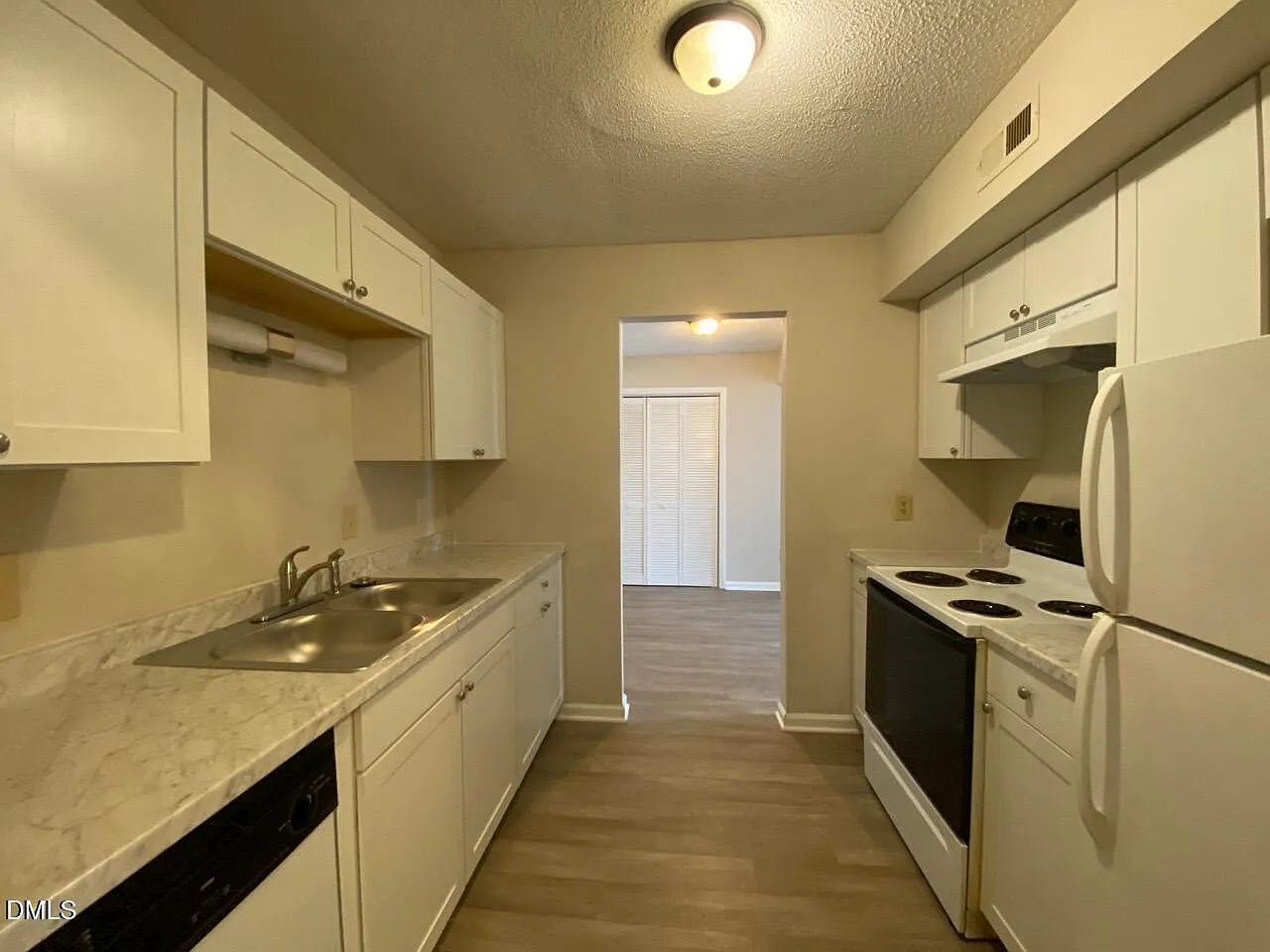 2 bed, 2.0 bath, 1047 sqft, $1,150 — Photo 4