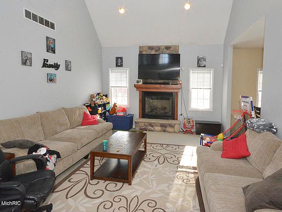 3rd image of 28221 Kristina Cir S