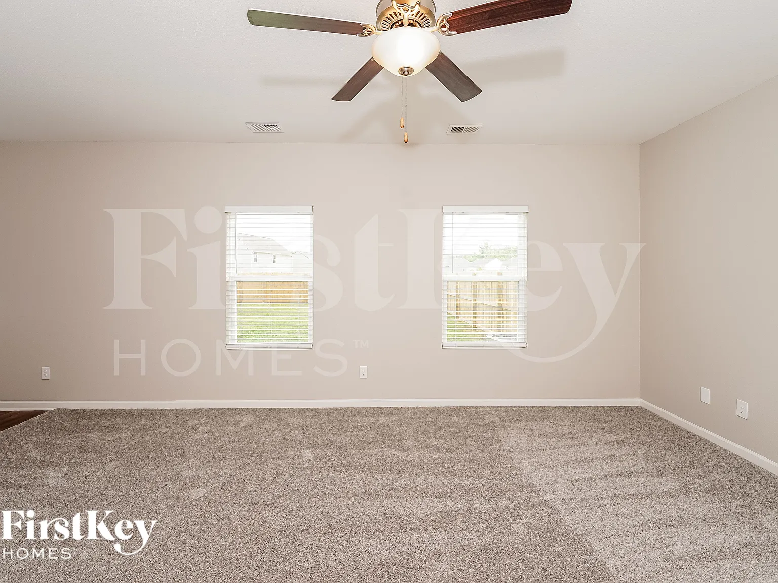 4 bed, 2.5 bath, 1889 sqft, $1,900 — Photo 2
