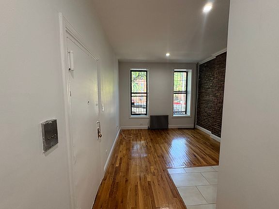 3rd image of 344 Gates Ave APT 1A