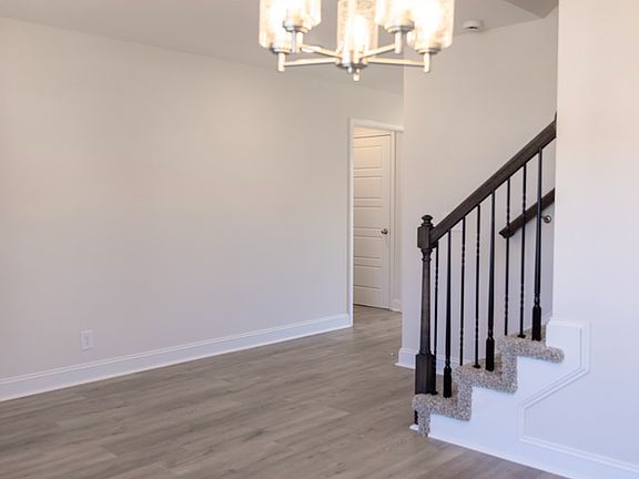 5th image of 484 Ayden Ln