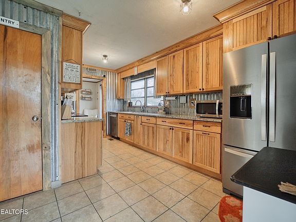 4th image of 516 Gayle Dr