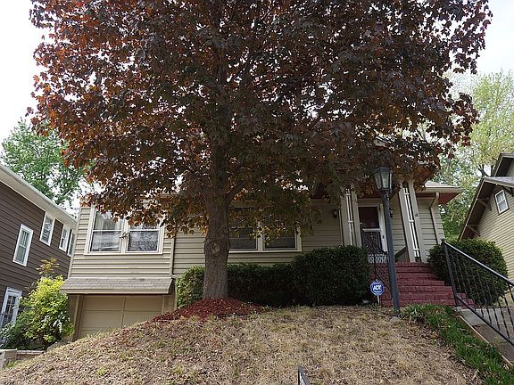 2nd image of 1702 S Evanston Ave