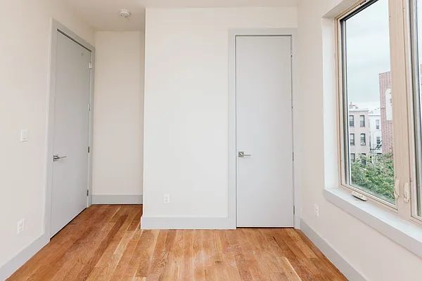 Rented by Nooklyn NYC LLC | media 53
