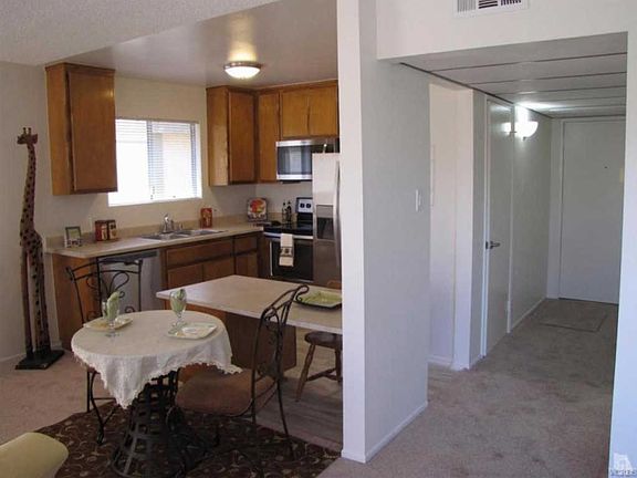 4th image of 327 Chestnut Hill Ct APT 36