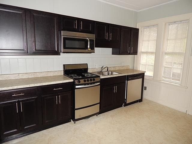 2nd image of 113 1/2 Chamberlain St