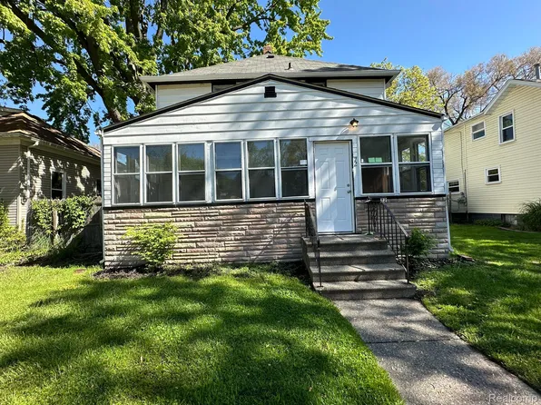 72 Clair St, Mount Clemens, MI 48043