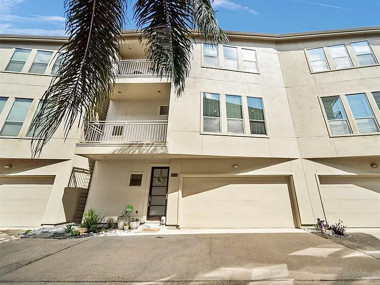 5535 Darling St — Photo 2