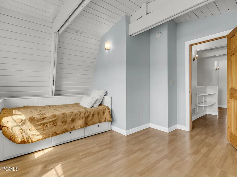 6381 Highland Dr — Photo 15