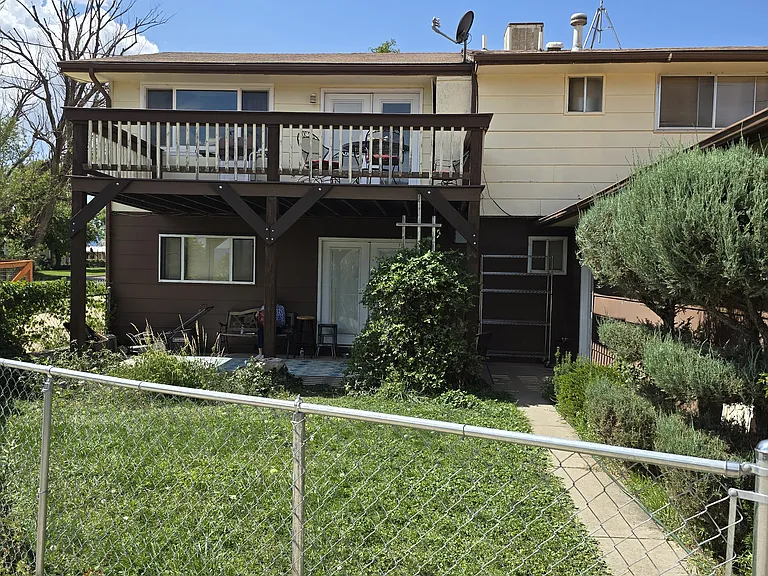 1002 S Cedar St — Photo 9