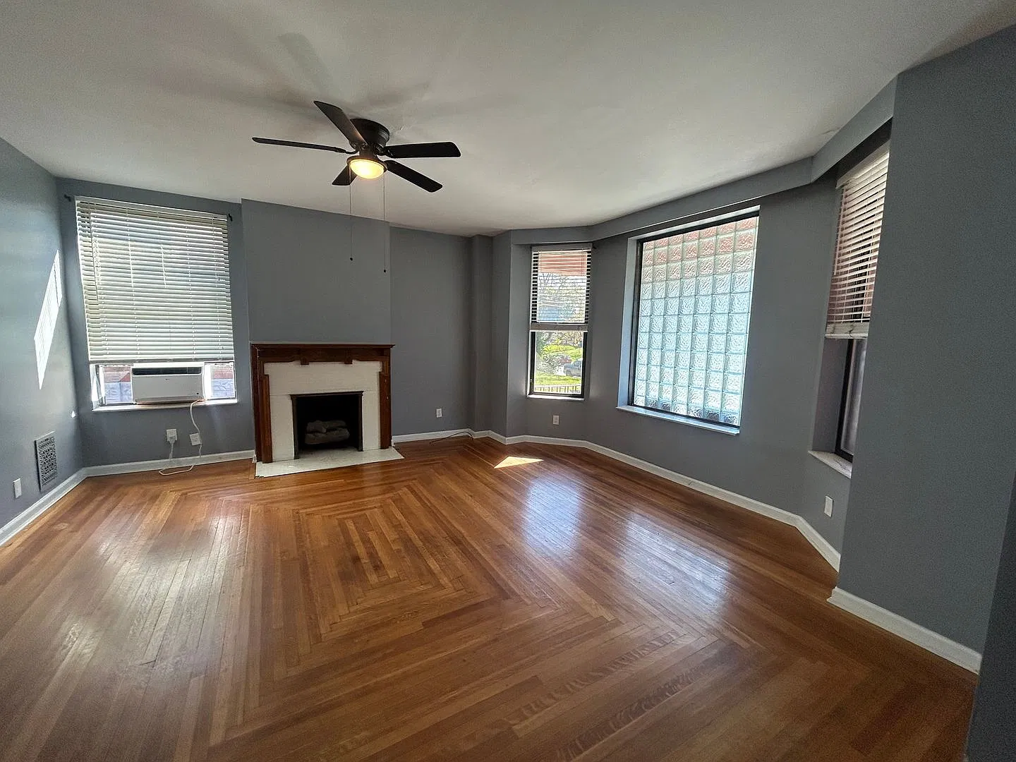746 Greenwood — Photo 2