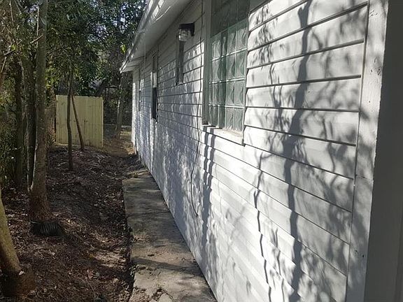 4th image of 6424 N 48th St