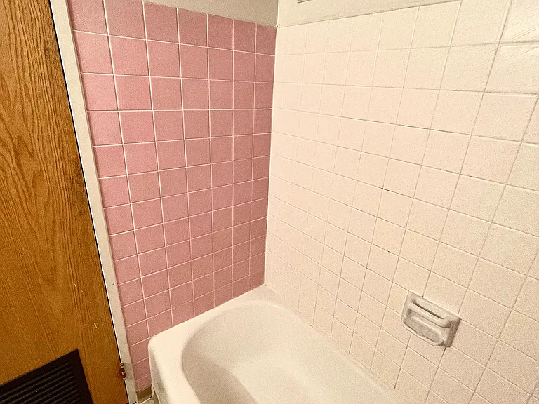 Bathroom Tub
