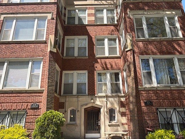 1st image of 6738 S Crandon Ave APT 1