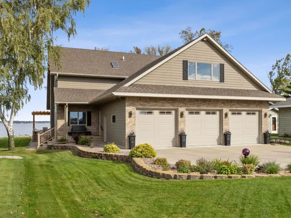 644 S Lake Dr, Watertown, SD 57201