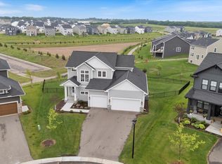 10082 Arrowwood Trl, Woodbury, MN 55129