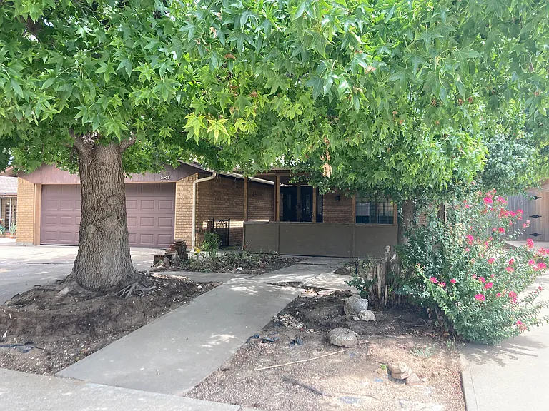 2902 Blue Sage Dr — Photo 2
