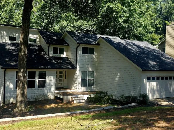 3040 Roxburgh Dr, Roswell, GA 30076