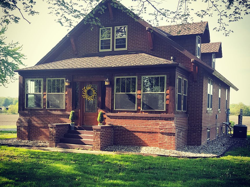1st image of 705 W Hillview Ave