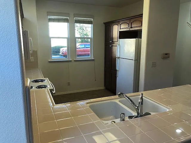 3840 Trenton Ln — Photo 7