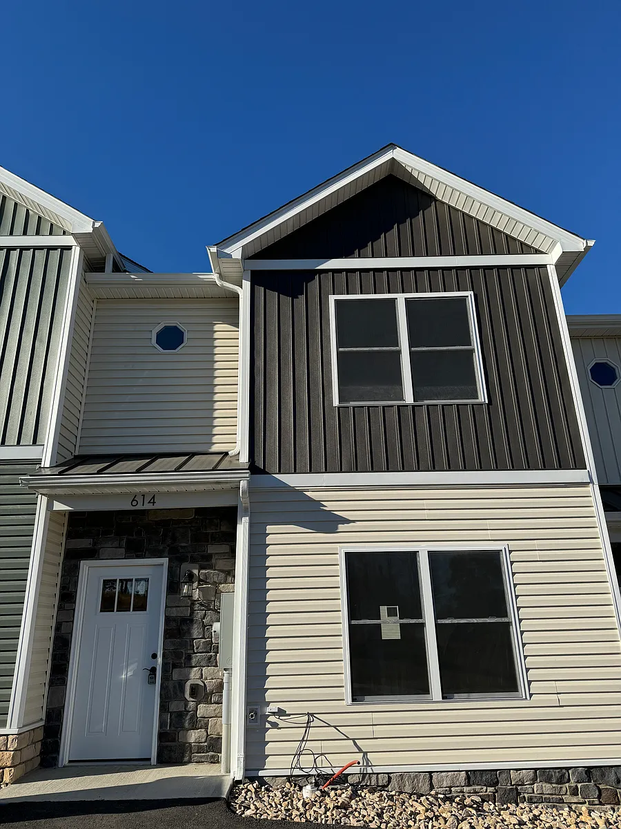 Building Photo - 614 Zephyr Dr