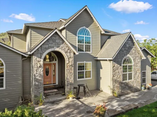 5153 Old Stage Rd, Central Pt, OR 97502