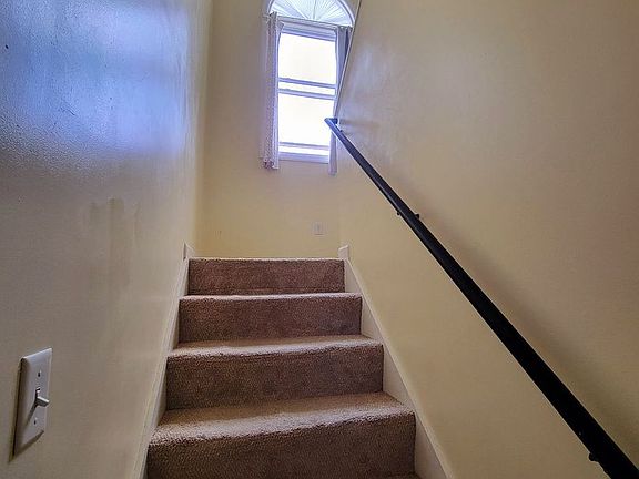 2nd image of 233 Palisades Dr