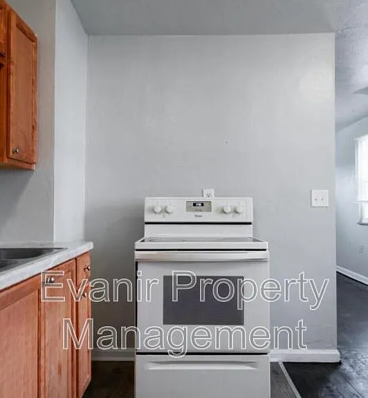 113 Niagara Ave #1 — Photo 12